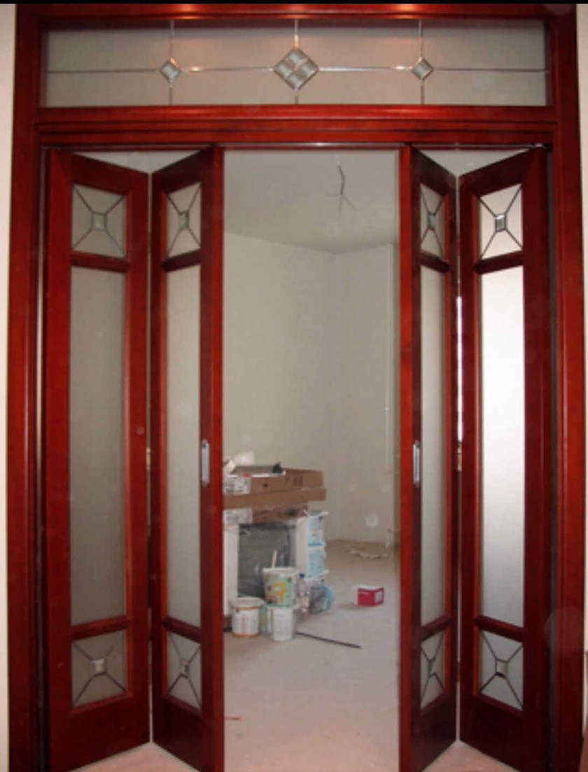 Дверь гармошка с декоративными стеклянными вставками Владимир